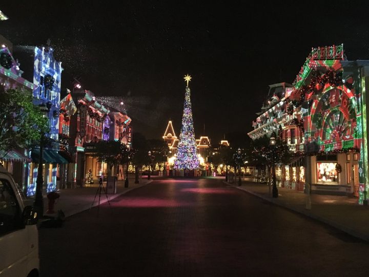 Hong Kong Disneyland Main Street Projection Mapping